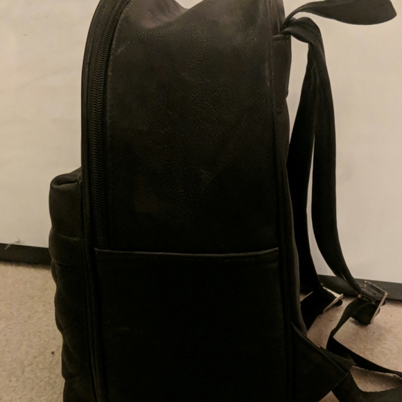 Small black backpack - Picture 2 of 4